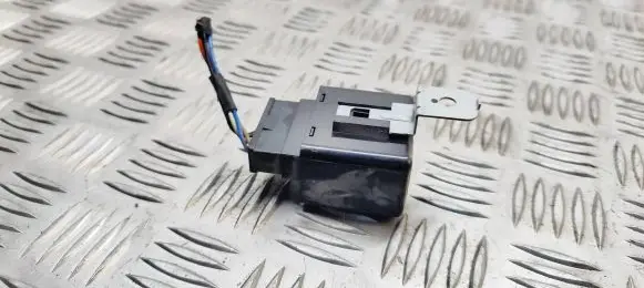 Hyundai Santa Fe Window wiper relay 954202B500