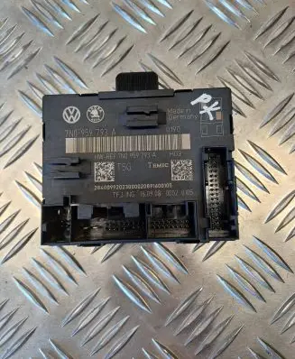 Skoda Superb B6 (3T) Door control unit/module 7N0959793A 7N0959793 8409092023000008