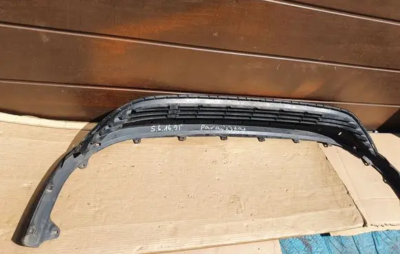 Front bumper lip