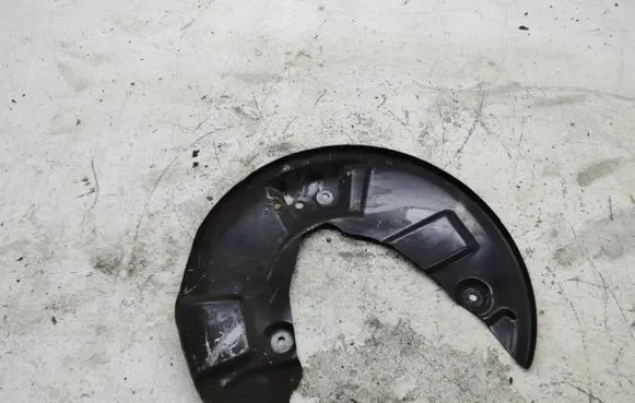 Volvo XC40 Front brake disc dust cover plate 