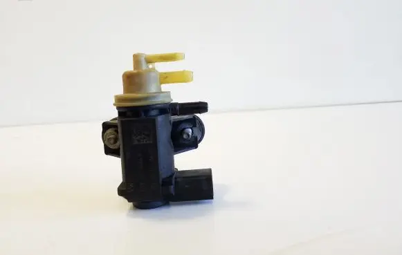 Audi Q3 8U Turbo solenoid valve 4011464A