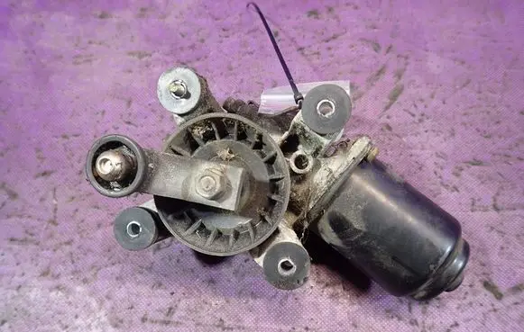 Chrysler Challenger Wiper motor