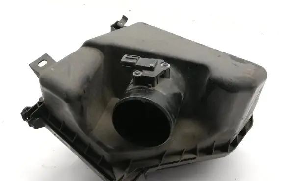 Toyota Verso-S Air filter box 0R05