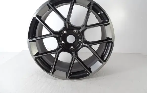 Audi E-tron GT Original wheel cap 4J3601025CJ 4J3601025CL