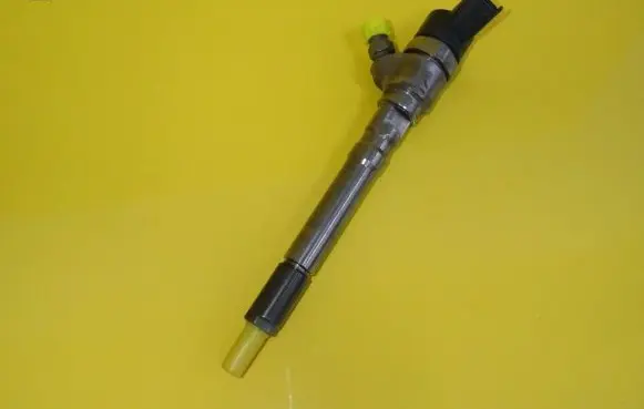 Hyundai Trajet Fuel injector 0445110064