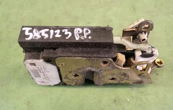 Chevrolet Blazer Front door lock 16639868