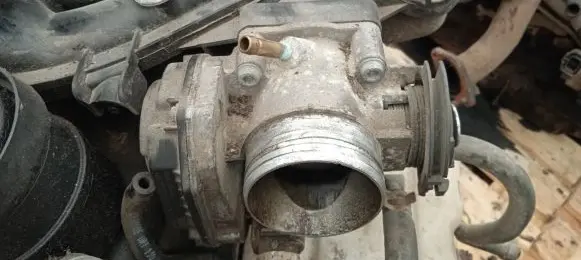 Volkswagen Golf IV Throttle valve 06A133064J