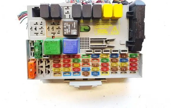 Opel Zafira A Fuse box set 24412497 24431677