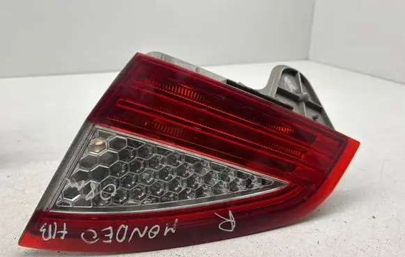 Ford Mondeo MK IV Tailgate rear/tail lights 7S7113A602