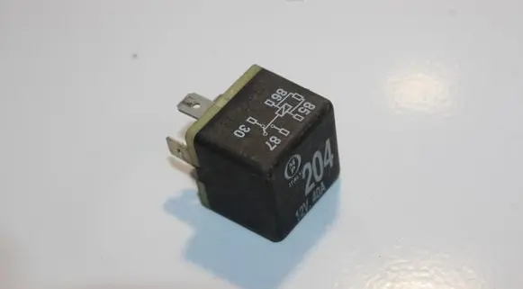 Volkswagen PASSAT B5 Other relay 431951253H