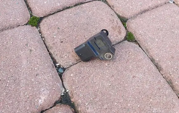 Opel Zafira C Air pressure sensor 55593802