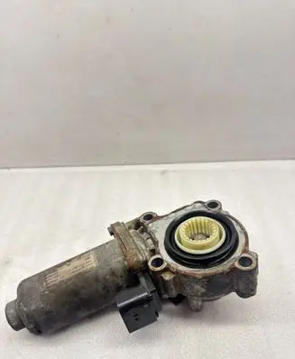 BMW X3 E83 Gearbox-reducer motor 0130008507 8472227771 7774410