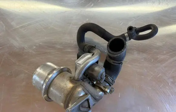 Volkswagen Golf VII EGR valve cooler 04L131512BR