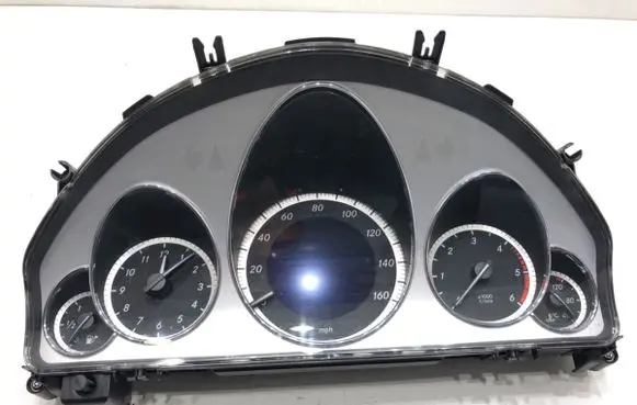 Speedometer (instrument cluster)