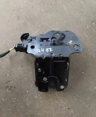 Audi A4 S4 B7 8E 8H Tailgate/trunk/boot lock/catch/latch 8p4827505a