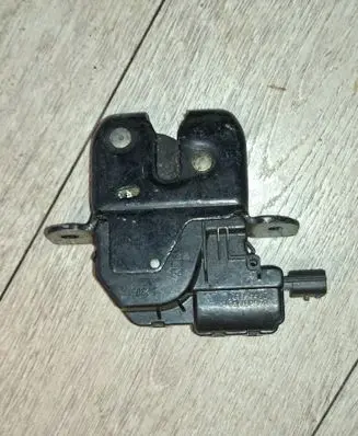 Renault Megane III Tailgate lock latch 846307169R 40557460