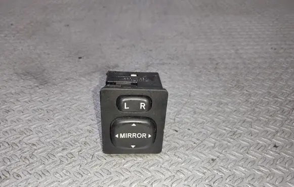 Toyota Corolla Verso AR10 Wing mirror switch 183574