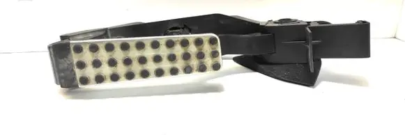 Mercedes-Benz E W211 Accelerator throttle pedal A1713000004