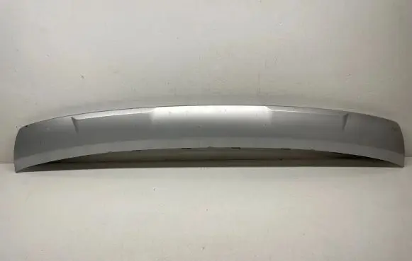 Front bumper lip