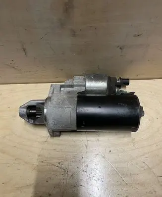 Mercedes-Benz E W212 Starter motor A0061511001