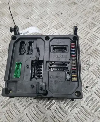 Ford Galaxy Fuse module 7M3962258L