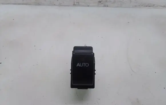 Toyota Avensis T250 Electric window control switch 8481005050