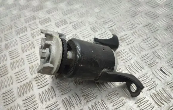 Ford Turneo Courier Engine mount bracket C1B16F012AD