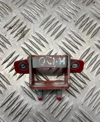 Hyundai i30 Loading door upper hinge 