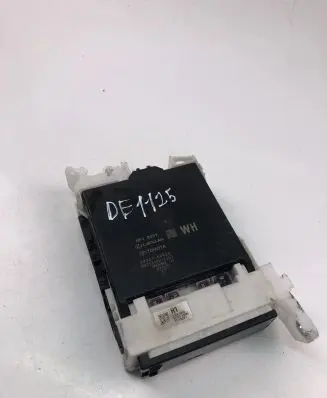 Toyota Corolla E210 E21 Comfort/convenience module 89221K0020