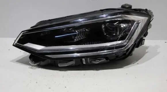 Volkswagen Golf Sportsvan Headlight/headlamp 517941035A 90111564 8911VF24844VUB