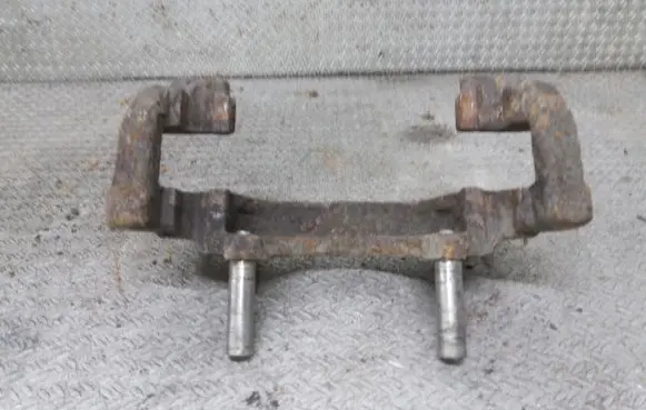 Volkswagen PASSAT B6 Front Brake Caliper Pad/Carrier 