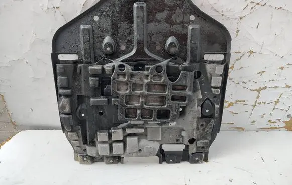 Mercedes-Benz ML W164 Engine splash shield/under tray 