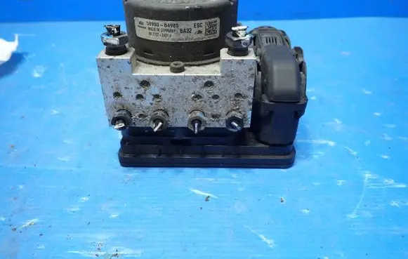 Hyundai i10 ABS Pump 58900-B4980