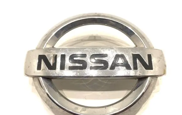 Nissan Juke I F15 Manufacturer badge logo/emblem 628903YM0A