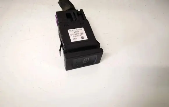Volkswagen PASSAT B5 Windscreen/window heater switch 3b0959621c