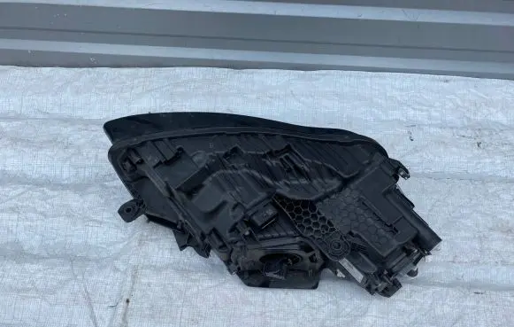 Volkswagen Touareg III Headlight/headlamp 761941081