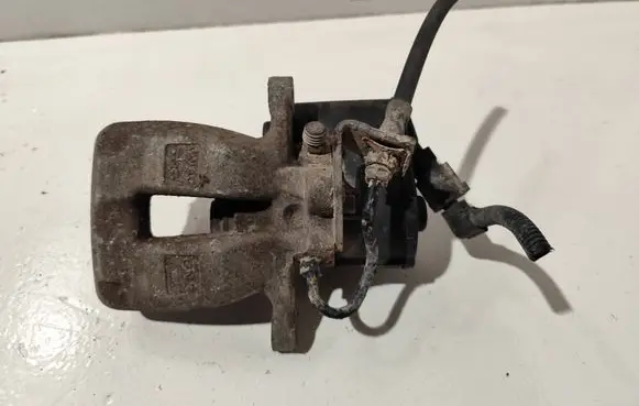 Volkswagen PASSAT B6 Rear brake caliper