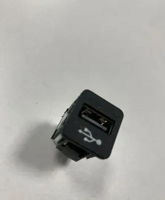 BMW 3 G20 G21 USB socket connector 9229294