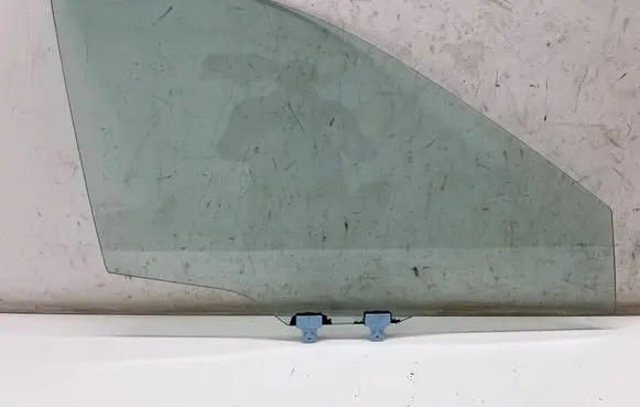 Nissan X-Trail T33 Front door window glass four-door