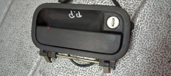 Opel Tigra A Front door exterior handle