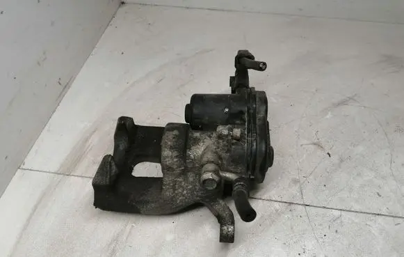 Honda HR-V Rear brake caliper 32353351