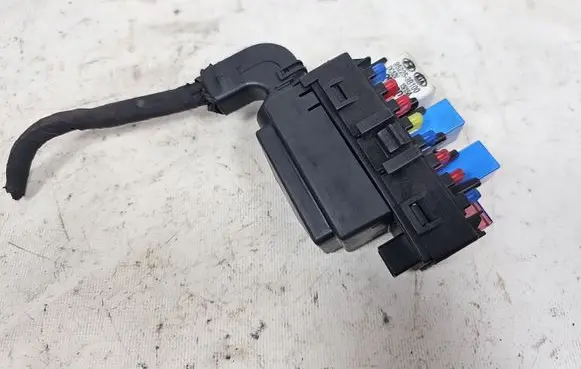 KIA Ceed Fuse module 952242D000 952253B100