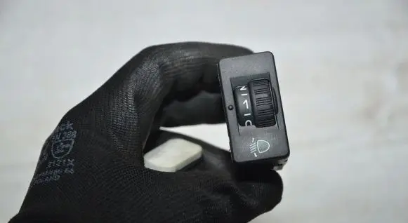 Peugeot 2008 I Headlight level height control switch 9638442277