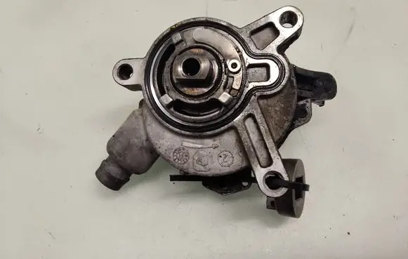 Volvo S60 Vacuum pump 08699237