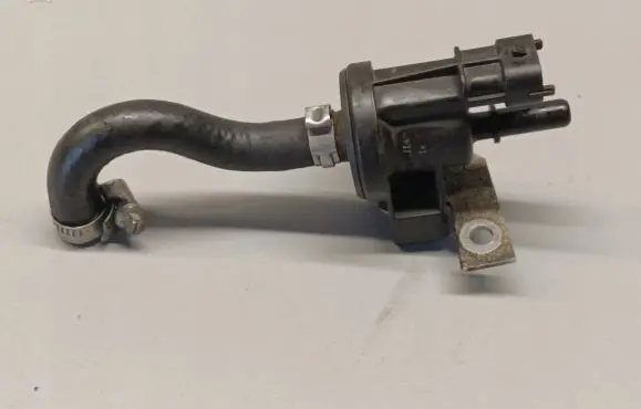 BMW 6 E63 E64 Fuel tank valve 0280142427