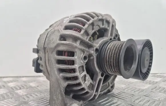 BMW 5 E60 E61 Generator/alternator 7519721 7521135 0124525026