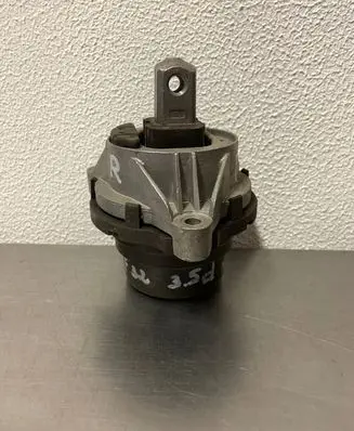 BMW 4 F32 F33 Engine mount bracket 6799104