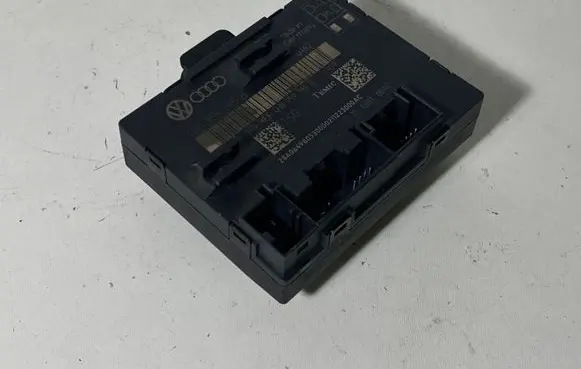 Volkswagen Touareg II Door control unit/module 4H0959795B