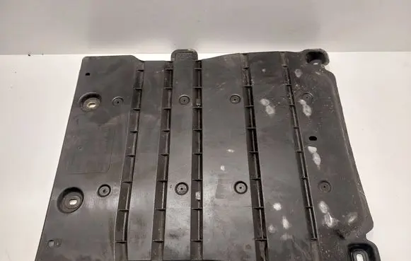 Volkswagen PASSAT B8 Center/middle under tray cover 5Q0825230 5Q0825229C