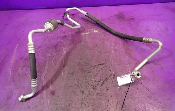 Renault Clio III Air conditioning (A/C) pipe/hose 
